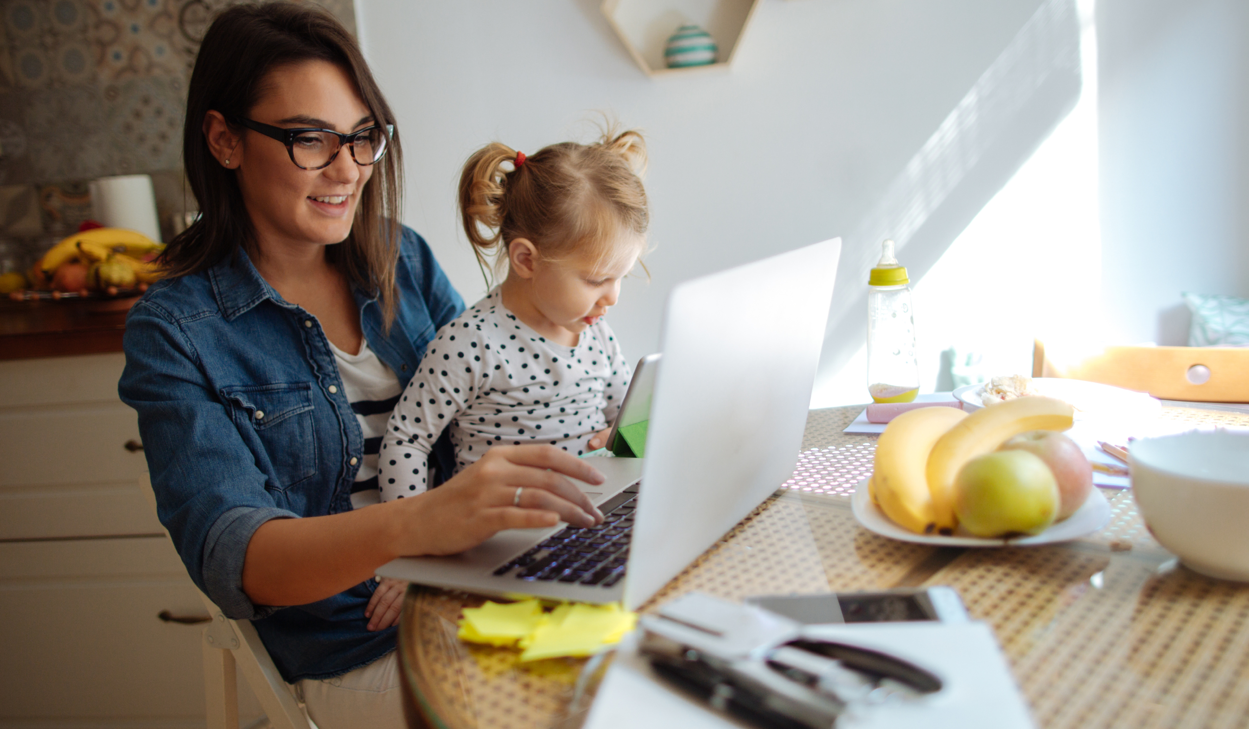 4 Effective Strategies Supporting Mothers in the Workplace